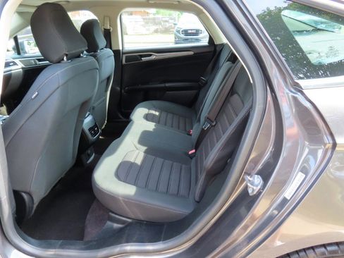 Used 2020 Ford Fusion SE FWD image 17