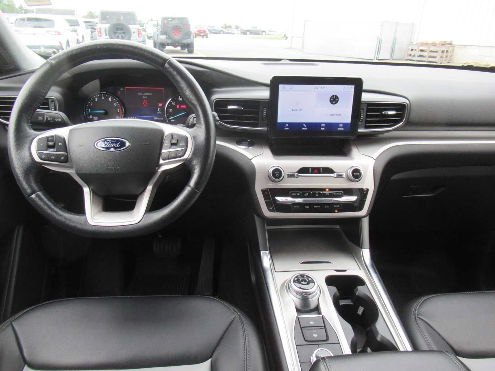 Used 2022 Ford Explorer XLT w/ Equipment Group 202A AWD/4WD image 18
