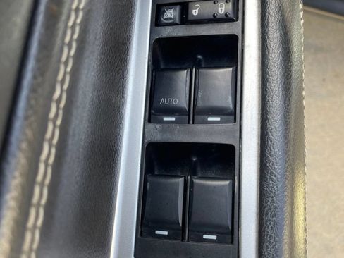 Used 2016 Jeep Compass Latitude FWD image 15