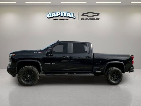 Used 2024 Chevrolet Silverado 2500 ZR2 w/ Technology Package AWD/4WD image 2