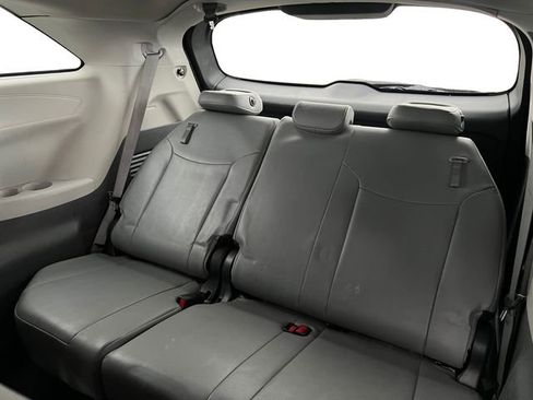 Certified 2024 Toyota Sienna XLE FWD image 21