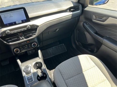Used 2022 Ford Escape SE image 28