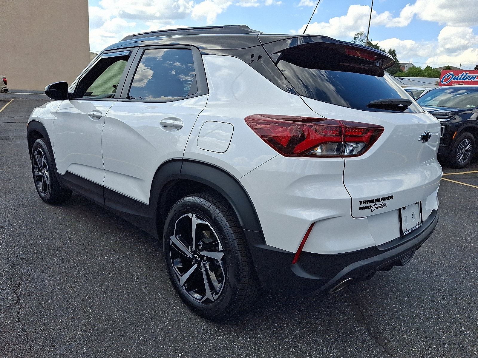 Used 2023 Chevrolet TrailBlazer RS w/ Sun and Liftgate Package AWD/4WD image 3