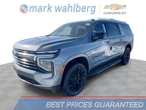 New 2026 Chevrolet Suburban LT w/ Comfort Package AWD/4WD image 1