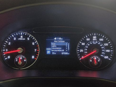 Used 2020 Kia Sorento FWD V6 image 23