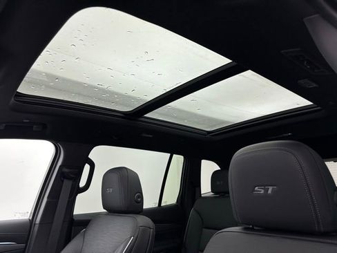 New 2026 Buick Enclave Sport Touring w/ Power Package image 5