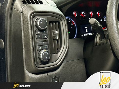Used 2021 Chevrolet Silverado 1500 Custom Trail Boss AWD/4WD image 13