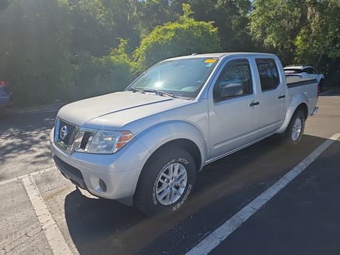 Used 2022 Nissan Frontier SV image 5