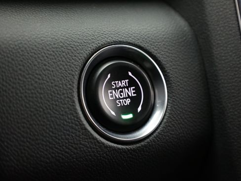 Used 2025 GMC Acadia Elevation FWD image 32