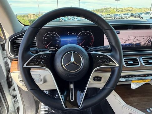 Used 2026 Mercedes-Benz GLS 450 4MATIC image 23