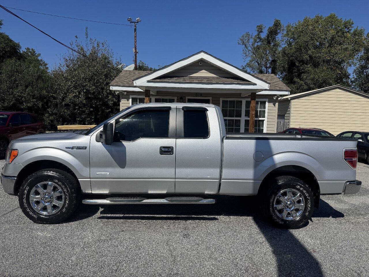 Used 2014 Ford F150 XLT w/ Equipment Group 302A Luxury AWD/4WD image 3