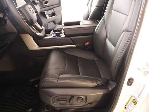 Used 2023 Toyota Tundra Limited AWD/4WD image 12