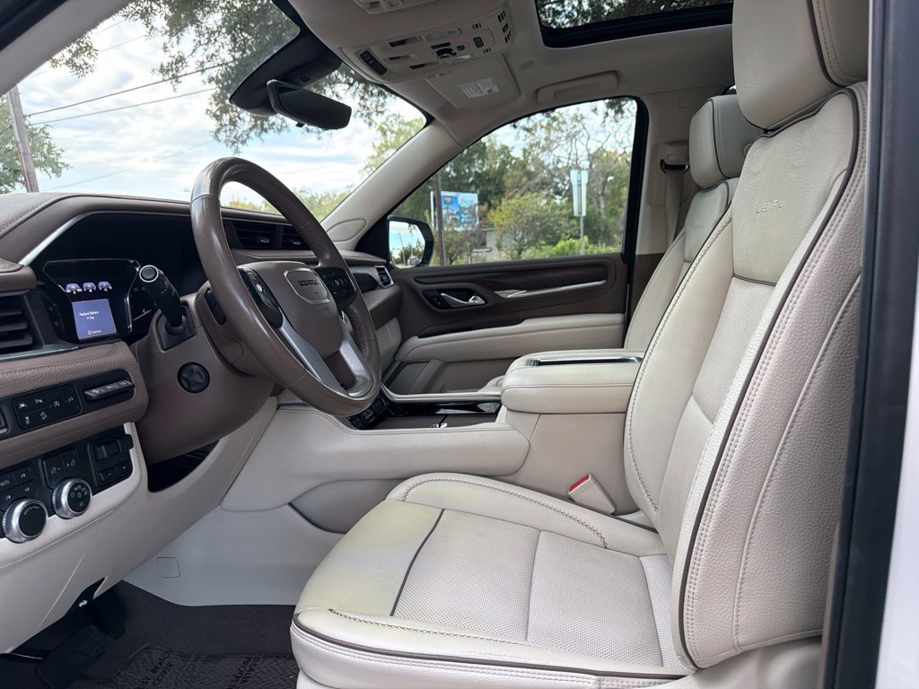 Used 2021 GMC Yukon Denali w/ Denali Premium Package AWD/4WD image 18