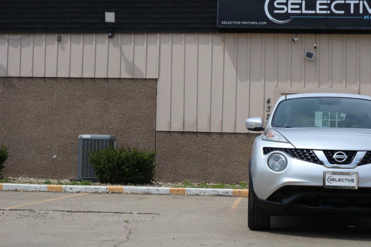 Used 2015 Nissan Juke S AWD/4WD image 3