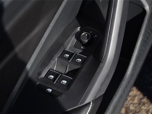 Certified 2025 Volkswagen Jetta S image 8