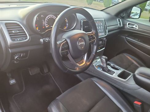 Used 2019 Jeep Grand Cherokee Altitude image 16