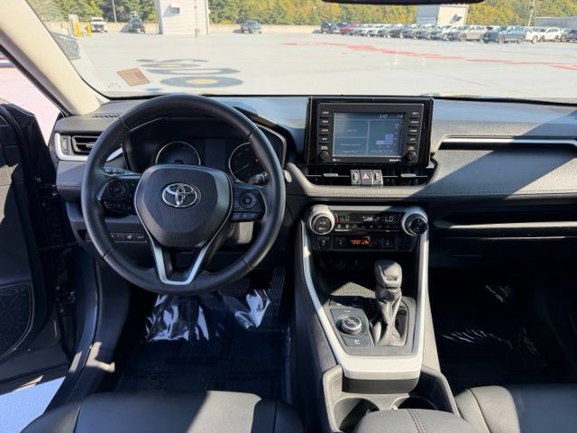 Certified 2021 Toyota RAV4 XLE Premium AWD/4WD image 17