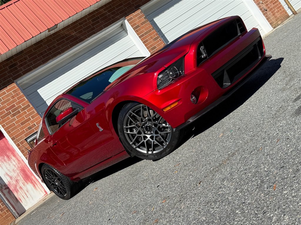 Used 2014 Ford Mustang Shelby GT500 w/ Equipment Group 821A RWD image 26