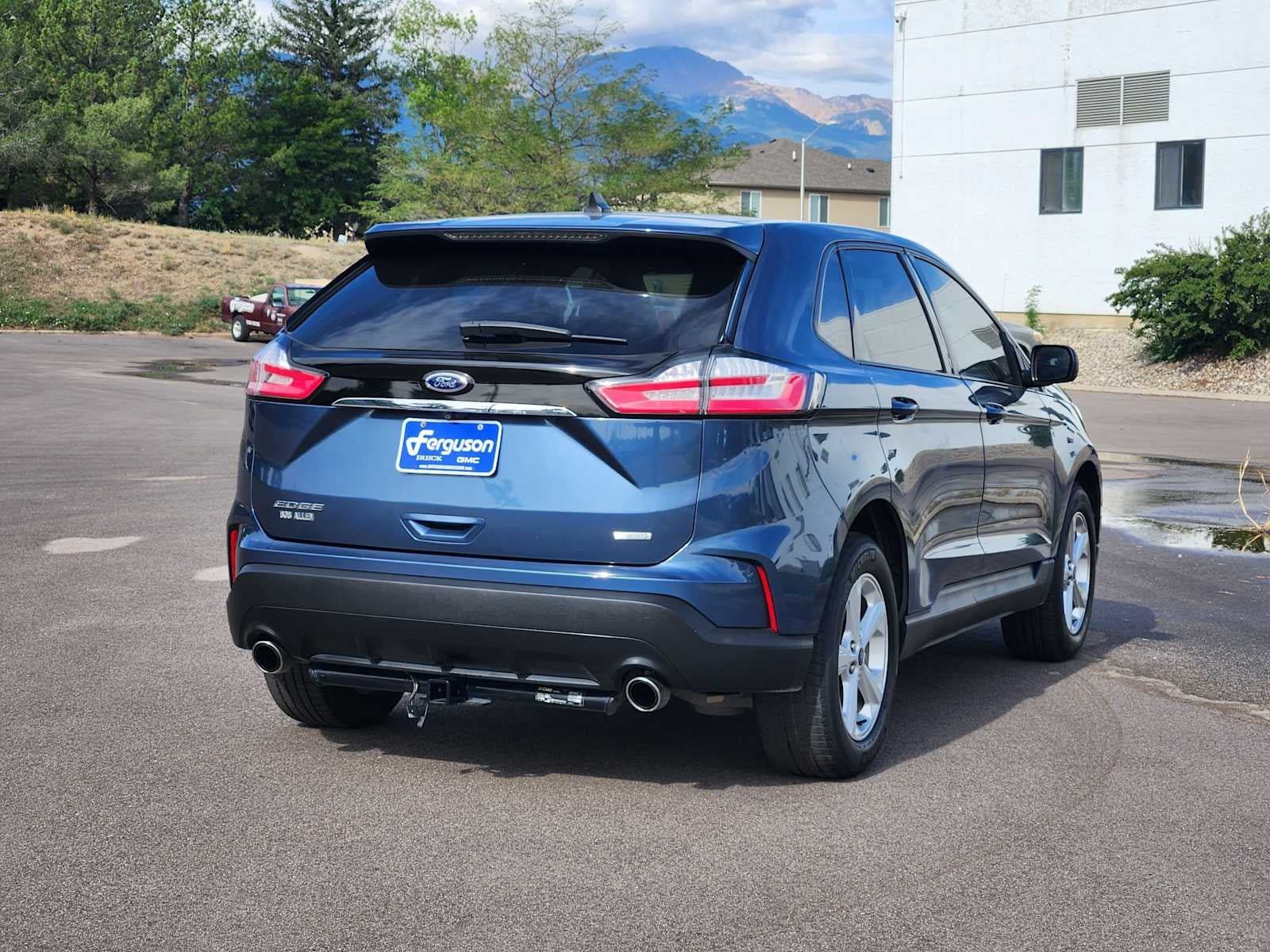 Used 2019 Ford Edge SE FWD image 3