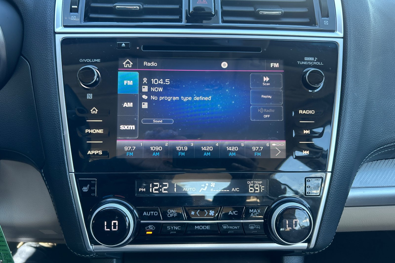 Used 2019 Subaru Legacy 2.5i Premium AWD/4WD image 16