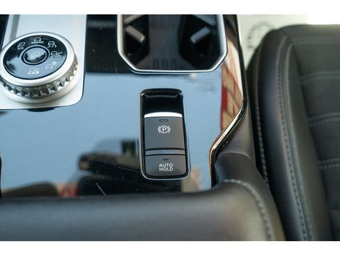 Used 2025 Mitsubishi Outlander AWD image 20