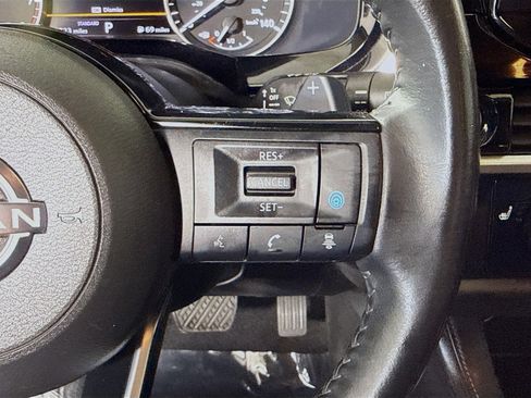 Used 2022 Nissan Pathfinder SV image 15