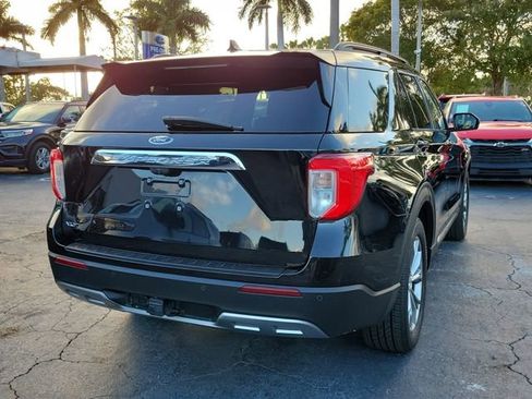 Used 2022 Ford Explorer XLT w/ Equipment Group 202A image 4