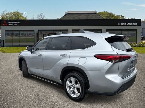 Used 2020 Toyota Highlander L image 3