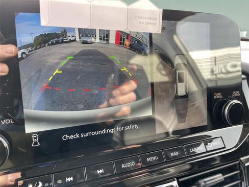 New 2025 Nissan Pathfinder SL image 32