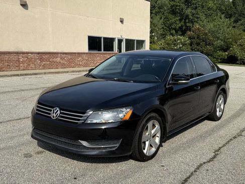 Used 2014 Volkswagen Passat 1.8T SE image 3