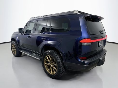 Used 2025 Lexus GX 550 w/ Accessory Package (31) AWD/4WD image 5