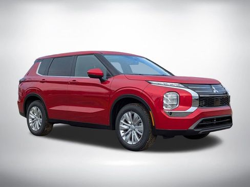 New 2026 Mitsubishi Outlander ES image 2