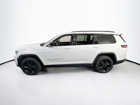Used 2023 Jeep Grand Cherokee L Limited w/ Black Appearance Package AWD/4WD image 8