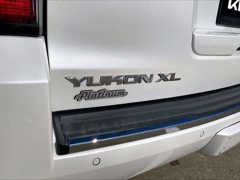 Used 2017 GMC Yukon XL Denali w/ Open Road Package image 7