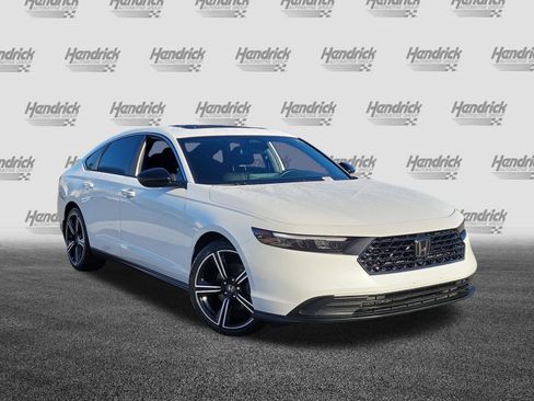 Used 2024 Honda Accord Sport image 2