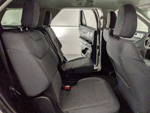 Certified 2025 Ford Explorer Active image 21