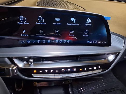 New 2026 Cadillac Lyriq V image 18