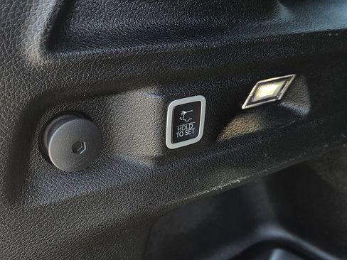 Used 2023 Jeep Grand Cherokee L Laredo AWD/4WD image 25