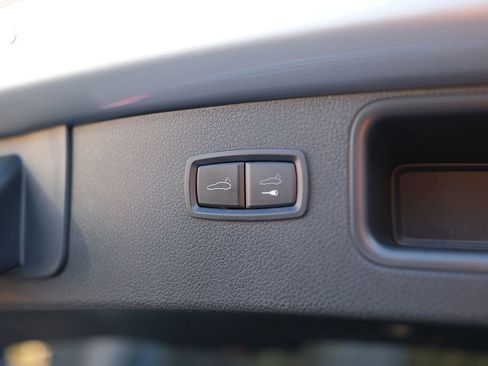 Used 2021 Porsche Macan image 43