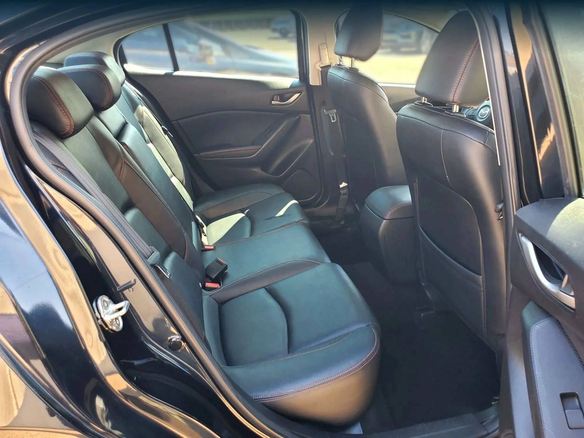 Used 2016 MAZDA MAZDA3 i Grand Touring FWD image 5