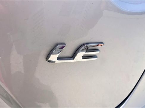 Used 2025 Toyota Corolla LE FWD image 10