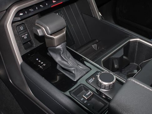 Used 2024 Toyota Tundra Limited image 11