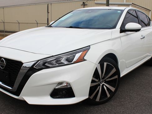 Used 2022 Nissan Altima 2.5 Platinum image 14