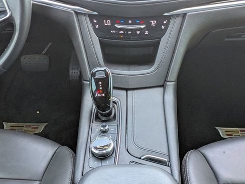 Used 2022 Cadillac XT5 Premium Luxury FWD image 18