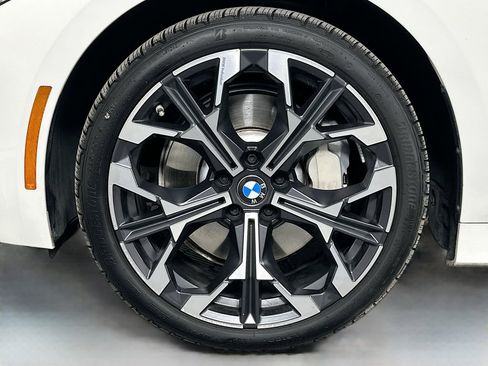 Used 2025 BMW 330i Sedan w/ Convenience Package image 32