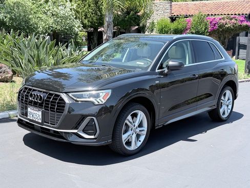 Used 2019 Audi Q3 2.0T Premium Plus w/ Premium Plus Package AWD/4WD image 1