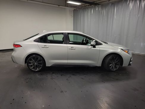 Used 2024 Toyota Corolla SE image 9