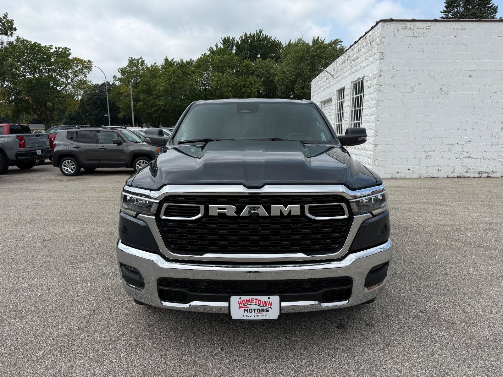 Used 2025 RAM 1500 Big Horn AWD/4WD image 2