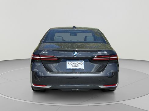 Used 2024 BMW i5 eDrive40i w/ M Sport Package RWD image 4