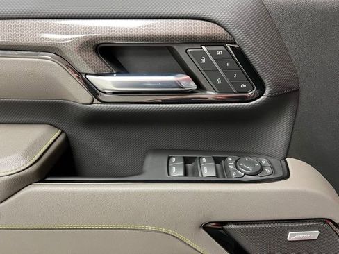 Used 2024 Chevrolet Silverado 2500 ZR2 w/ Technology Package AWD/4WD image 22